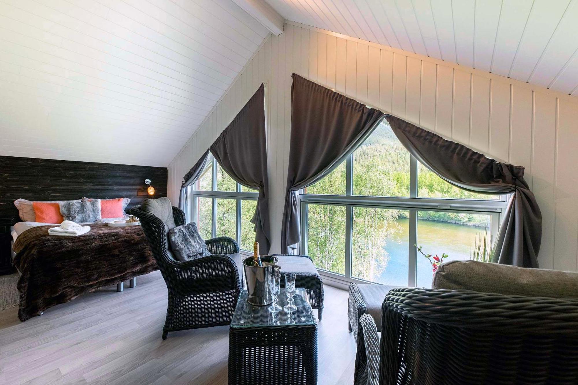 Reisa Lodge Storslett Екстериор снимка